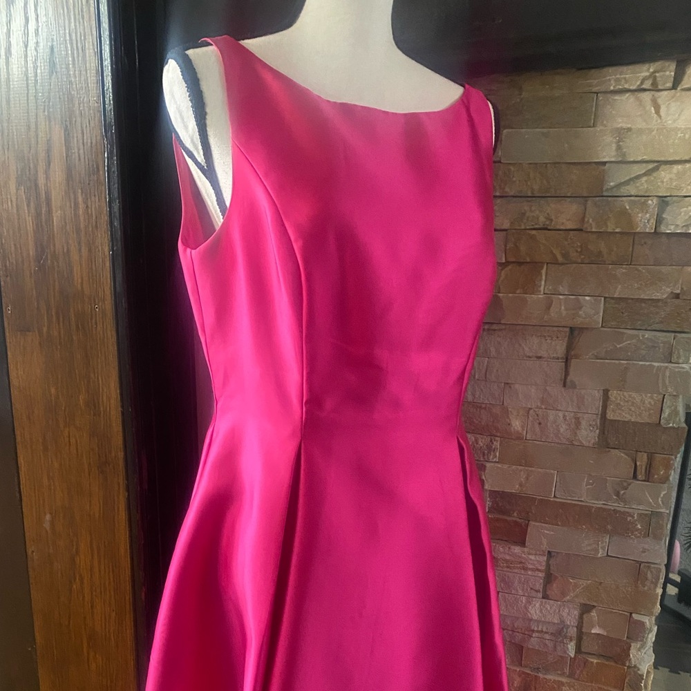 Midi pink satin dress with pockets